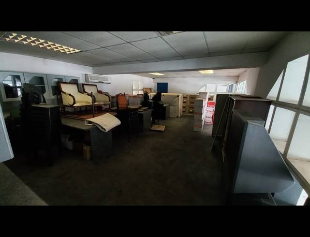2,300M² SHOWROOM FOR SALE IN ANDERBOLT